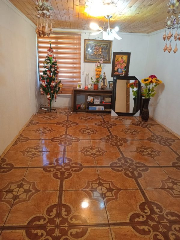 Casa con excelente ubicación y potencial comercial.